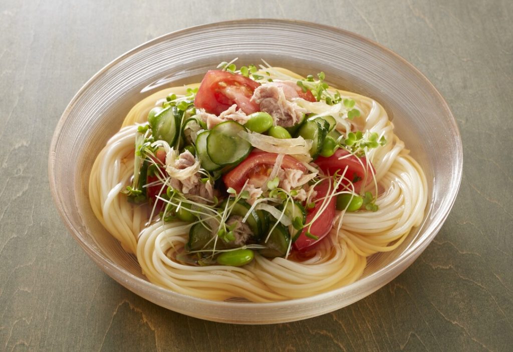 トマトときゅうりのだしかけそうめん